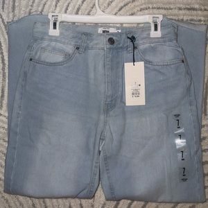 Refuge denim Mom style jeans. Light wash size 7